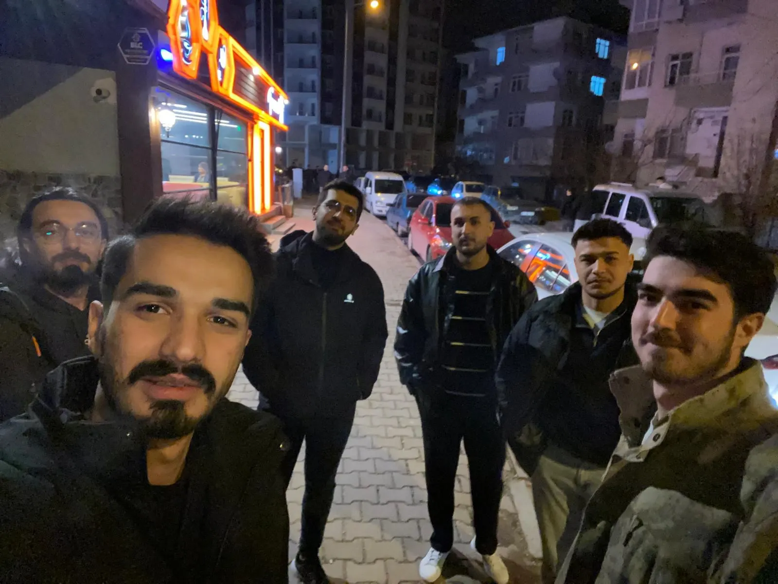 Sebahattin Gökbaş’ın Çevresiyle Olan Yakınlığı,Çevresiyle Olan İlişkileri